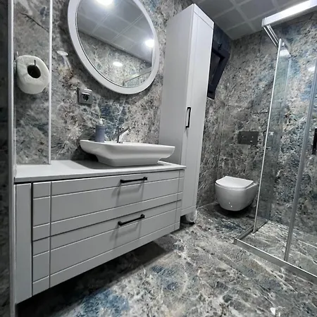 Villa Zs blue